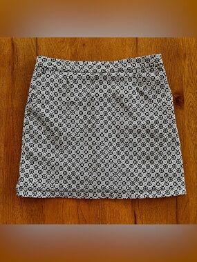 Women's Black and White Patterned Skort, Liz Wear, Size 8, Cotton Spandex